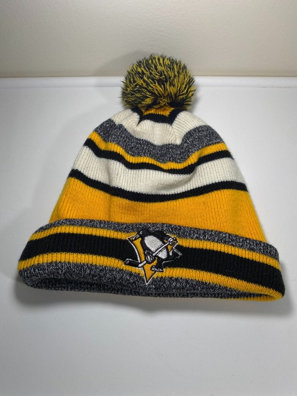 Vintage Y2K era CCM Pittsburgh Penguins Pom Toque – NHL Licensed